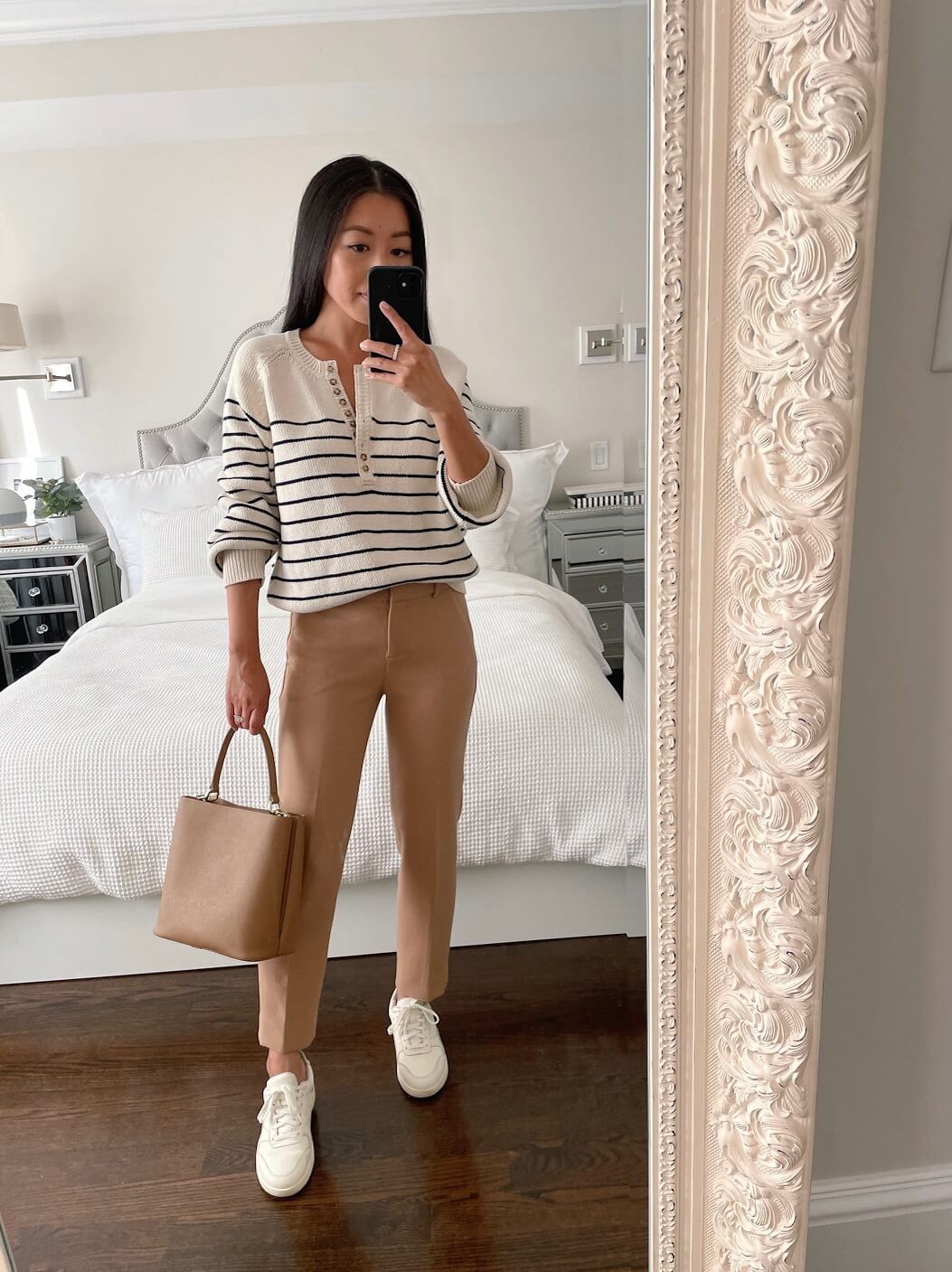 fall casual work outfit with sneakers