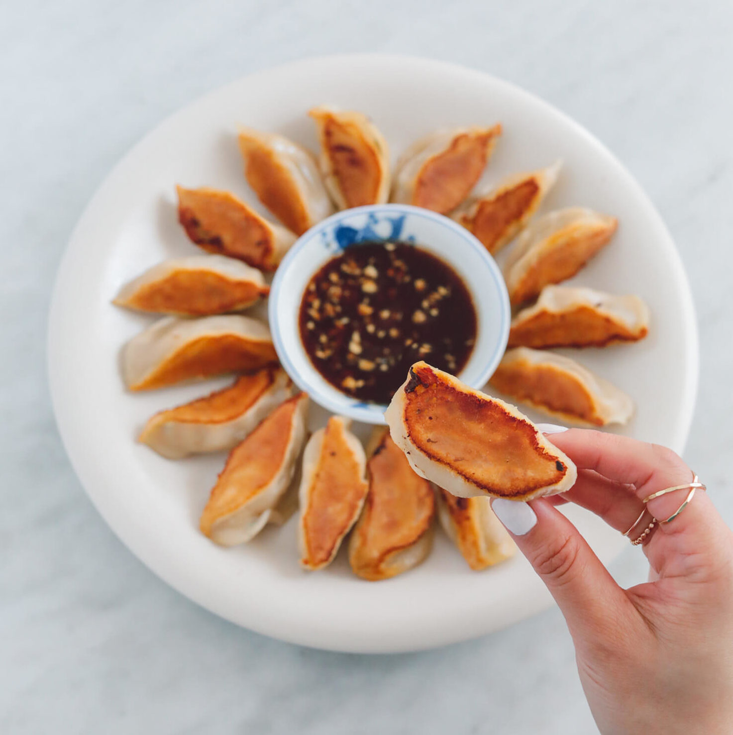 how to cook potstickers crispy bottoms from frozen chinese dumplings