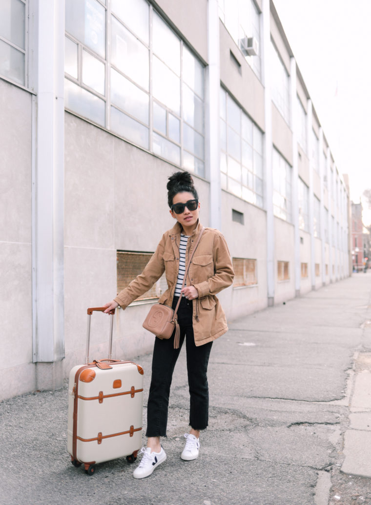 airport travel outfit veja sneakers petites