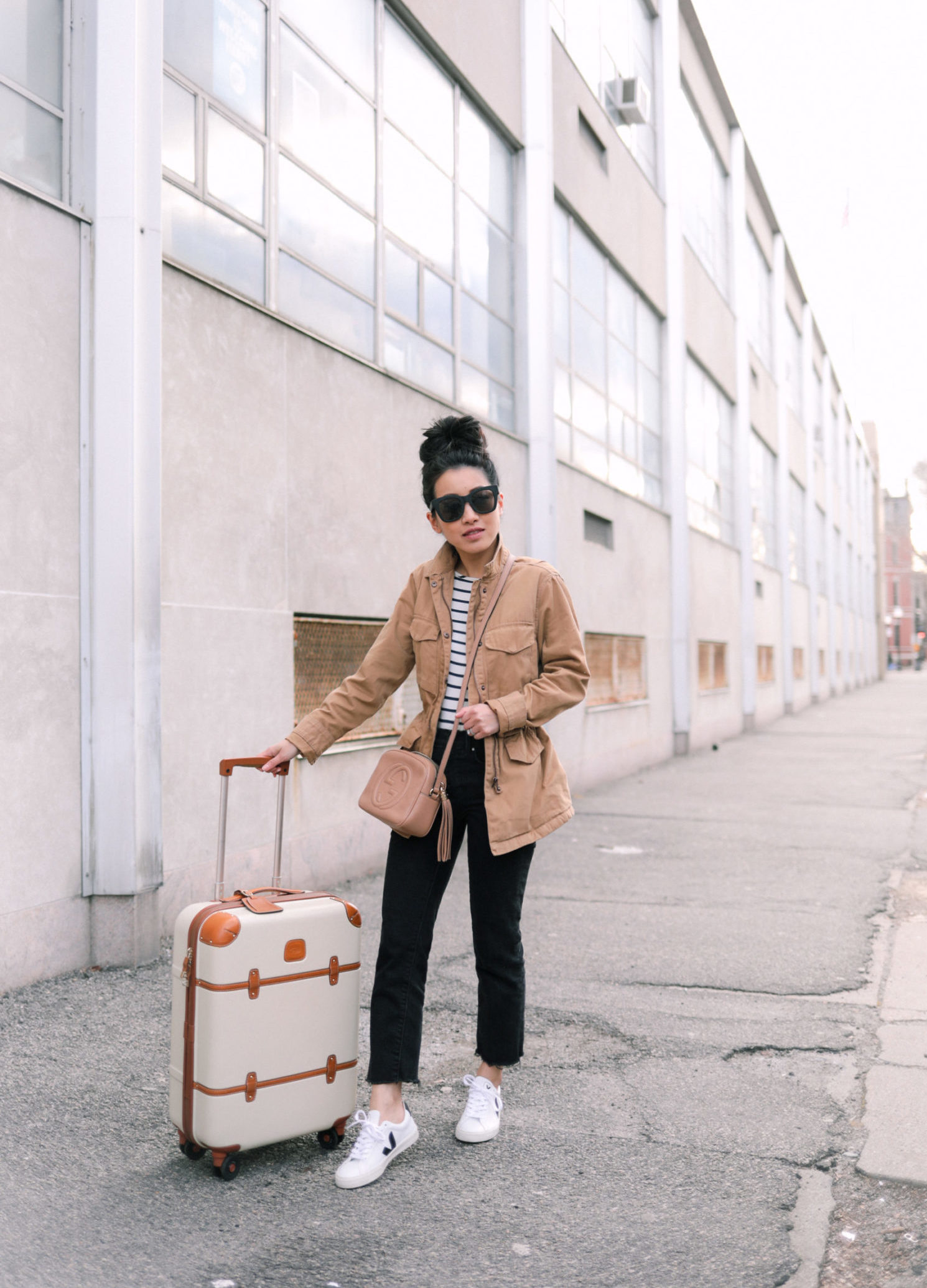 airport travel outfit veja sneakers petites