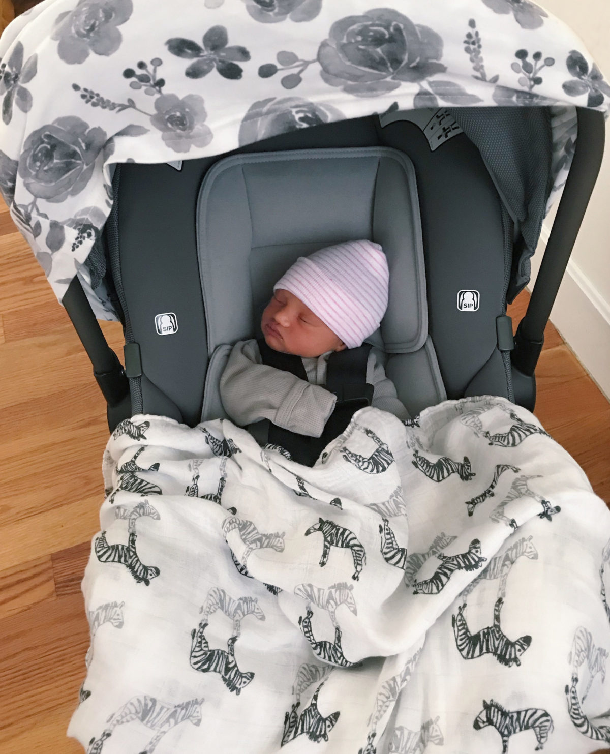 nuna pipa carseat coming home outfit newborn baby