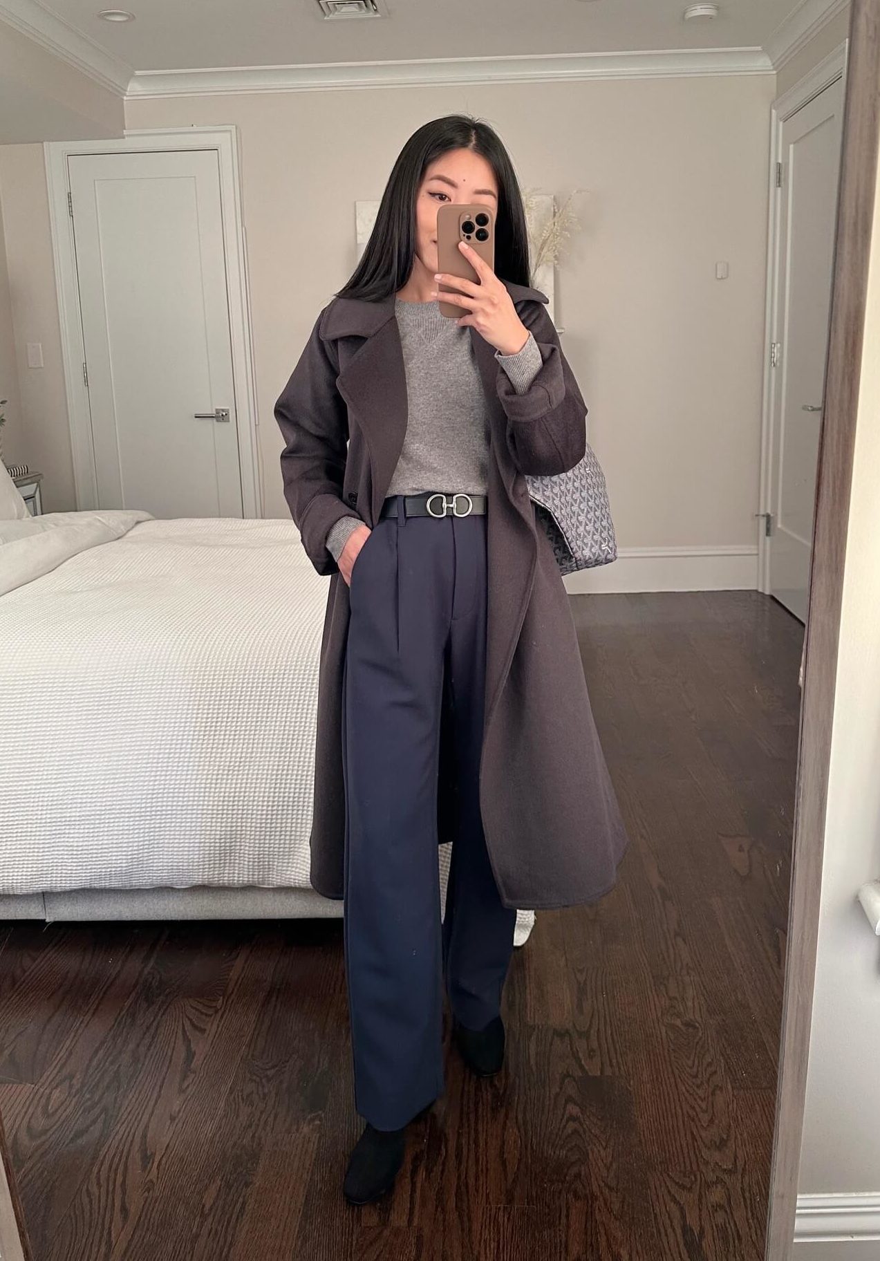 winter office outfit A+F navy trouser pants